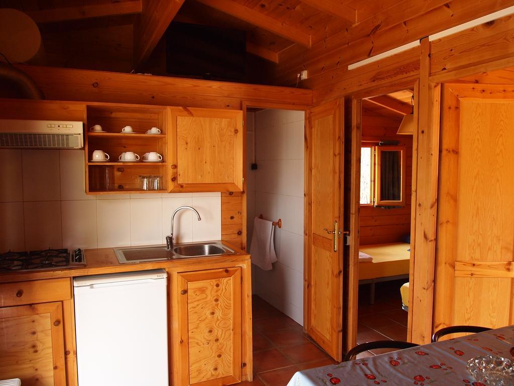 Camping El Pasqualet Hotel Caldes De Montbui Luaran gambar